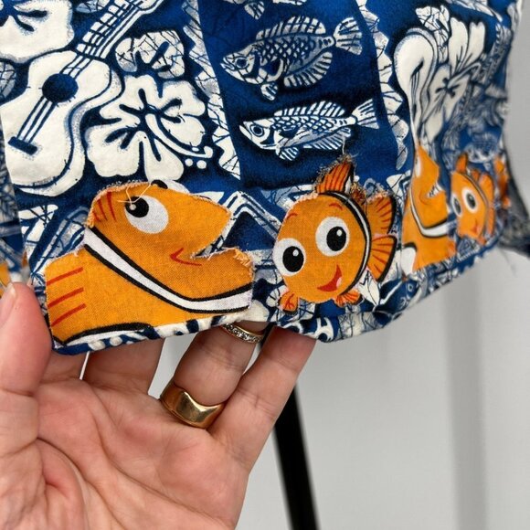 Vintage Blue Hawaiian Shirt Finding Nemo Floral Large Buttons Size‎ L - Picture 4 of 8